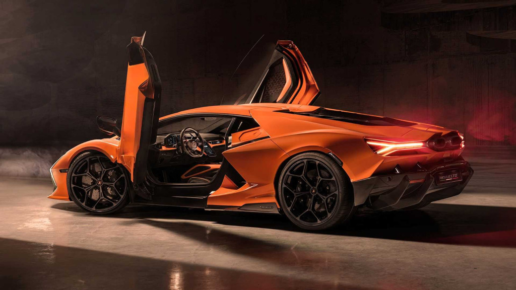 Lamborghini Revuelto is next chapter in brand&#039;s V-12 saga, Lamborghini Revuelto is next chapter in brand&#039;s V-12 saga