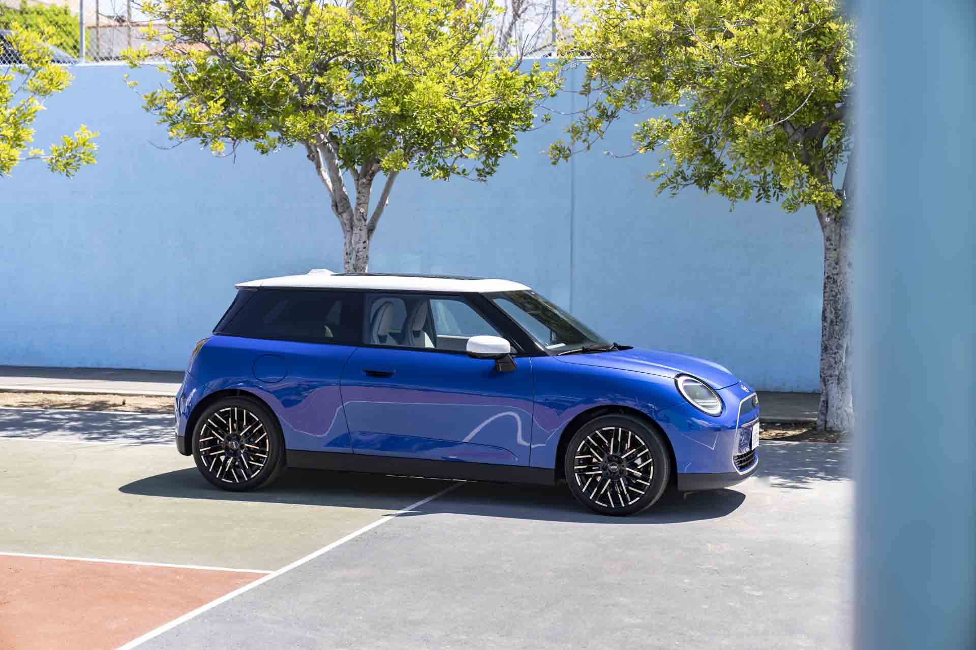 2025 Mini Cooper, 2024 BMW XM Label Red: Today's Car News