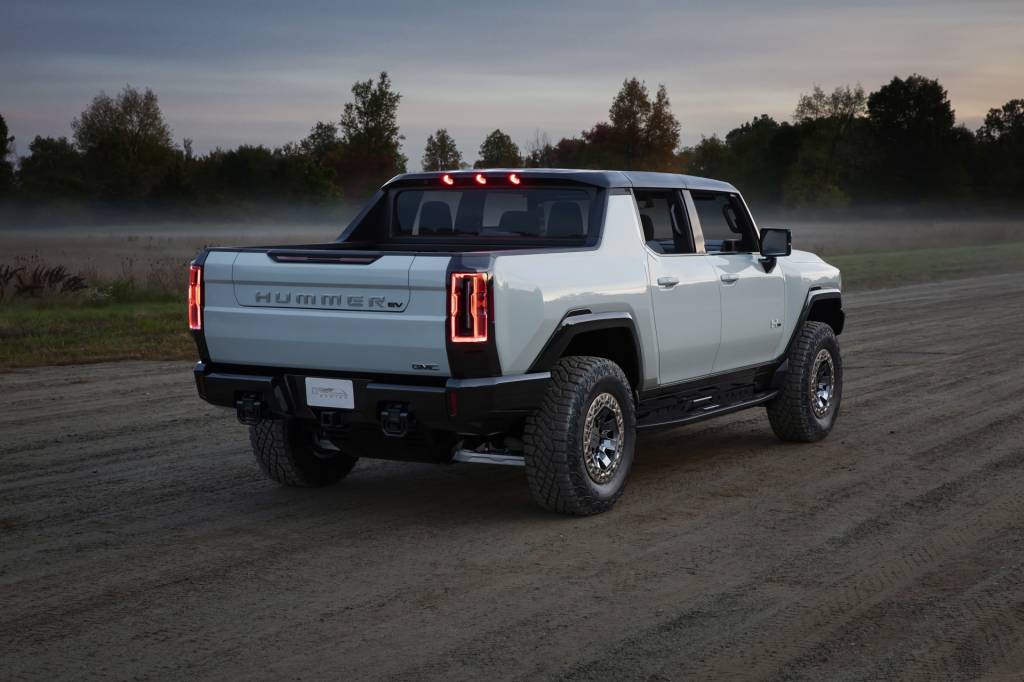 , 2023 GMC Hummer EV Pickup range boosted to 355 miles